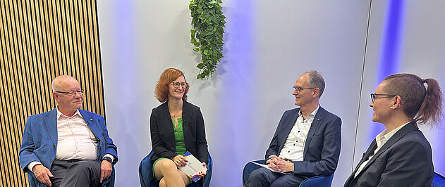 v.l.n.r.: Stefan Oecking, Christiane Grabinski, Dr. Friedemann Lucius, Mariella Linkert v.l.n.r.: Stefan Oecking, Christiane Grabinski, Dr. Friedemann Lucius, Mariella Linkert